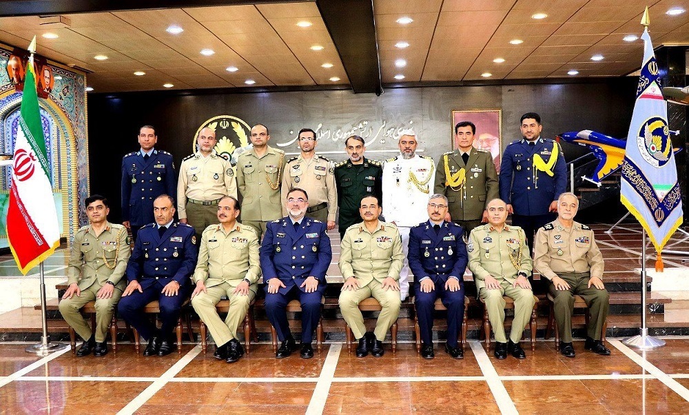 فرمانده ارتش پاکستان با امیر سرتیپ واحدی دیدار کرد